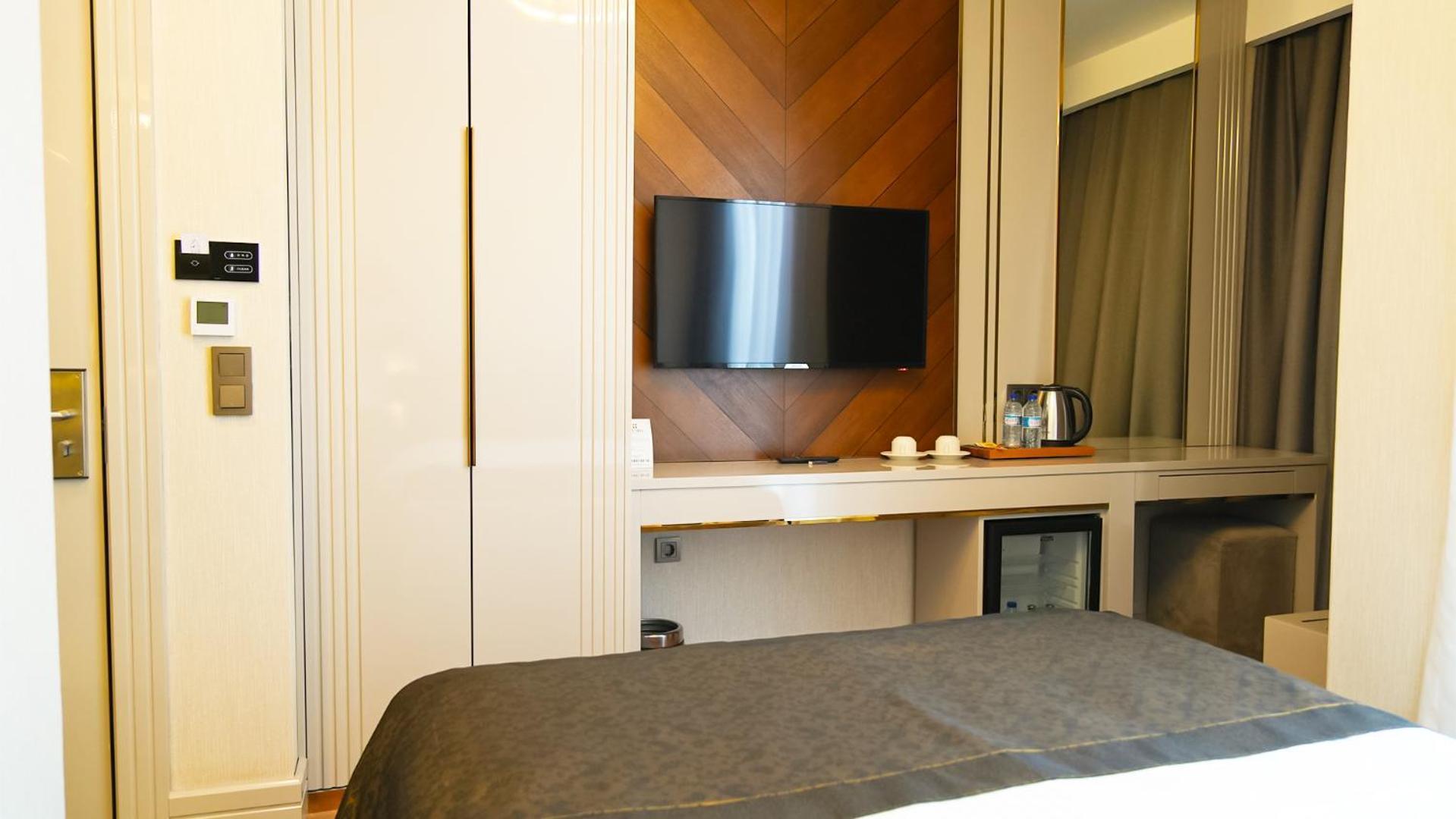 Sky Hill Отель 4*
